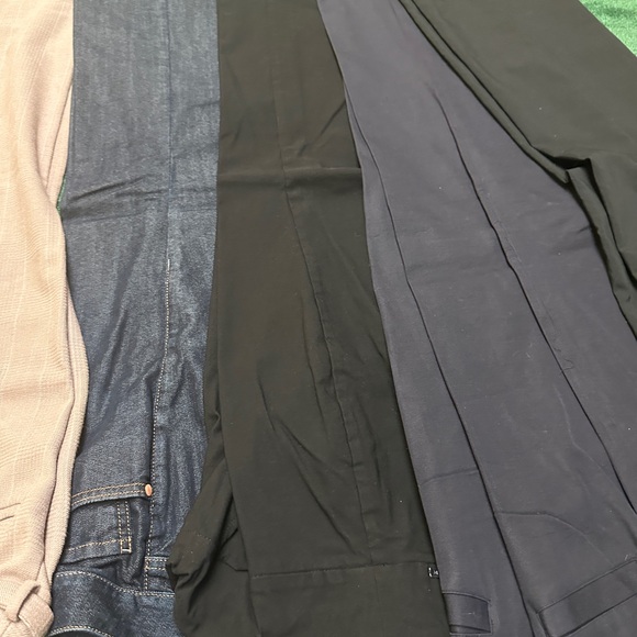 Six Pair Ladies Size 6 Dress Pants - Black, Navy, Gray, Beige - Picture 10 of 11